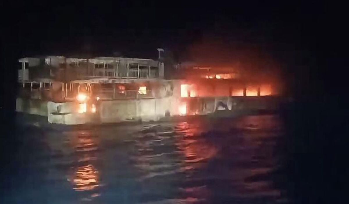 5 Dead, 87 Missing After Ferry Fire in Western Philippines
